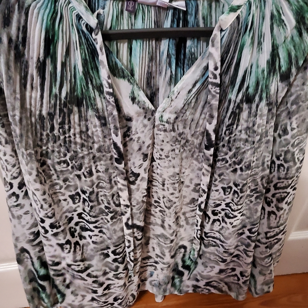 Jennifer Lopez dress shirt